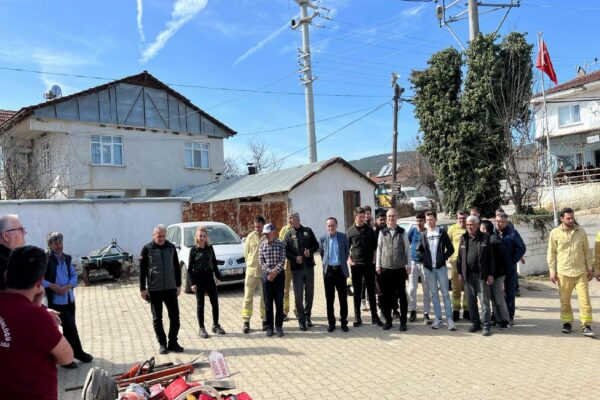 Sakarya’da köylüler olası orman yangınlarına karşı bilinçlendiriliyor haberi