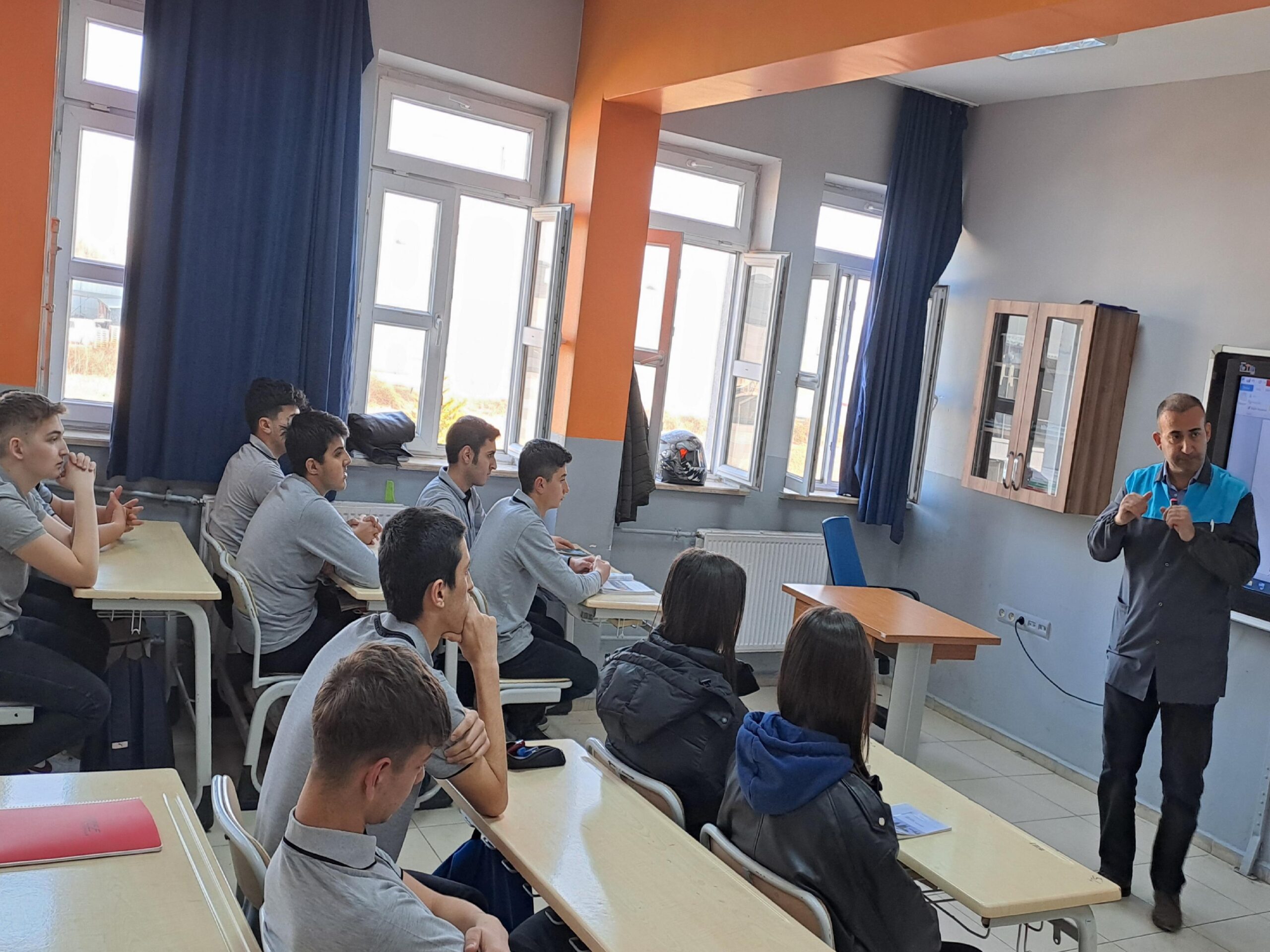 sakaryada-mesleki-egitim-merkezi-programiyla-sektore-nitelikli-is-gucu-kazandiriliyor-haberi-fOCUrj6g.jpg