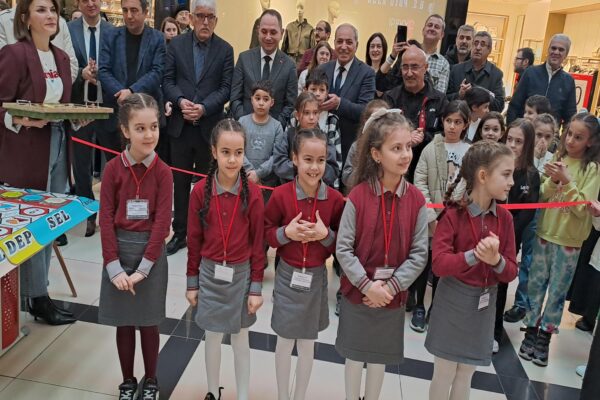 Sakarya’da öğrenciler afet farkındalığı için hazırladıkları projeleri sergide tanıttı haberi