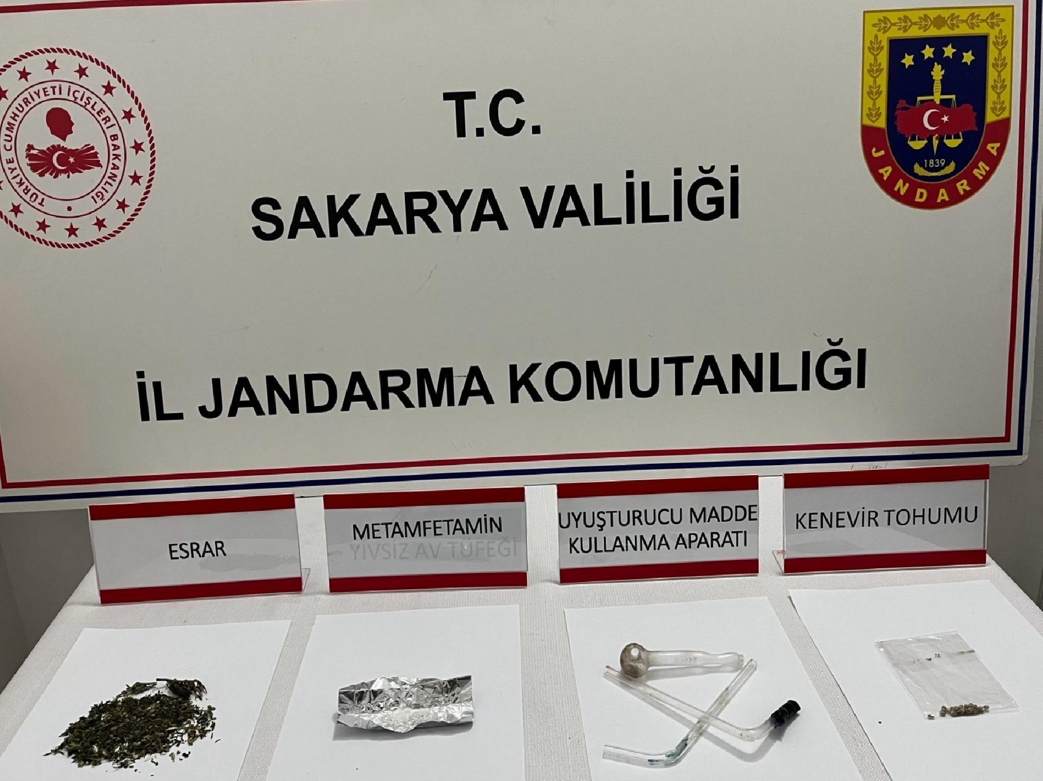 sakaryada-uyusturucu-operasyonlarinda-6-zanli-tutuklandi-haberi-idgQxlPi.jpg