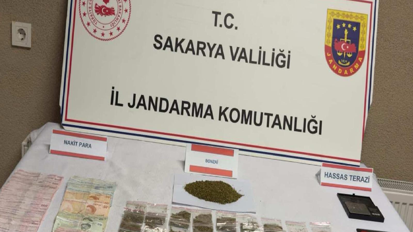 sakaryada-uyusturucu-operasyonunda-yakalanan-zanli-tutuklandi-haberi-eRKT5CTA.jpg