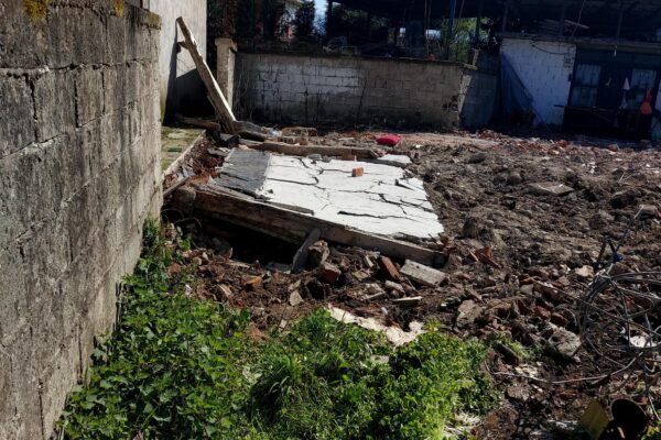 Sakarya’da yıkılan duvarın altında kalarak ölen kişi defnedildi haberi