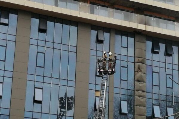 Sarıyer’de otel inşaatında çıkan yangın söndürüldü haberi