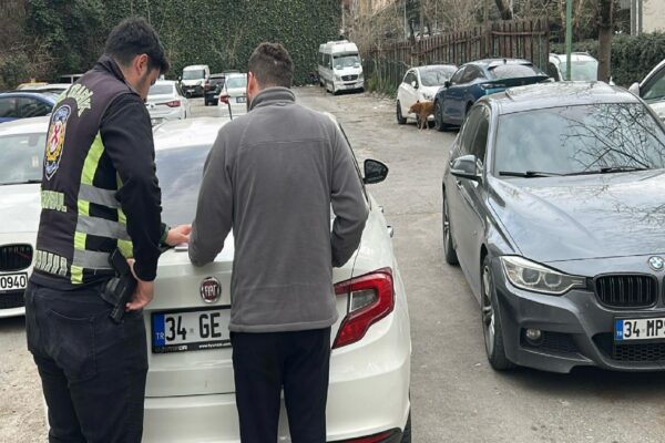 Sarıyer’de trafikte makas atarak ilerleyen sürücüye para cezası haberi