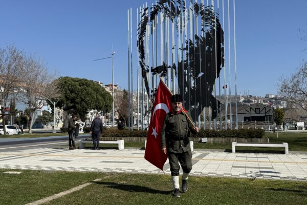 Şehitler için 7 yıldır İstanbul’dan Çanakkale’ye yürüyor haberi
