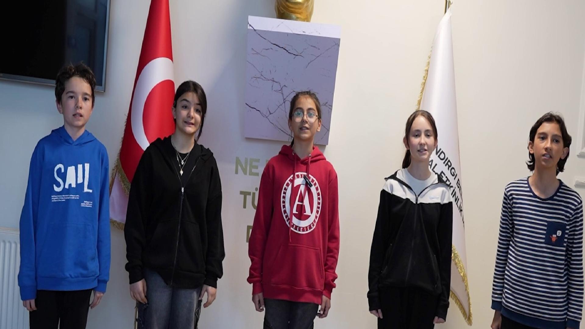 sindirgida-ogrenciler-istiklal-marsini-seslendirdikleri-klip-hazirladi-haberi-Bc7mDy19.jpg