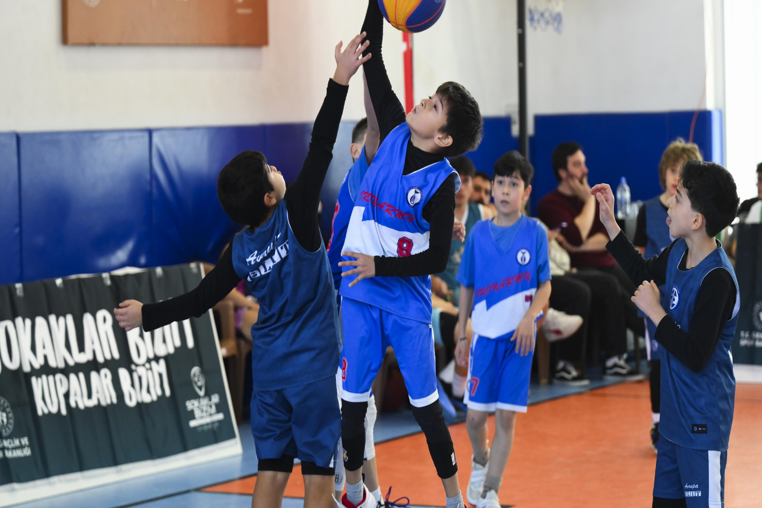 sokaklar-bizim-3x3-basketbol-turnuvasinin-istanbul-ayagi-yapildi-haberi-ly7nED7J.jpg
