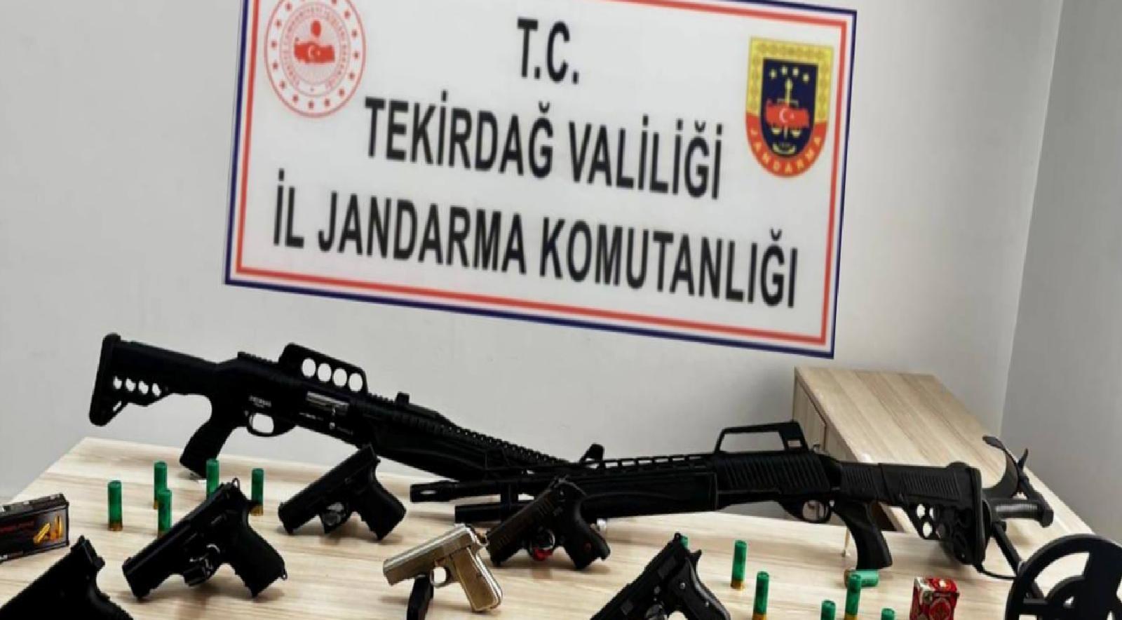 tekirdagda-bir-evde-7-ruhsatsiz-tabanca-ele-gecirildi-haberi-3Ldx4TPr.jpg