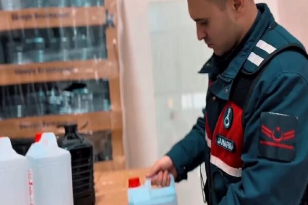 Tekirdağ’da, İstanbul’a sevk edilecek tonlarca kaçak etil alkol ele geçirildi haberi