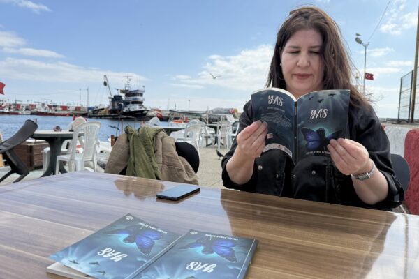 Tekirdağ’da yaşayan yazar kitabın gelirini depremzede çocuklara bağışlıyor haberi