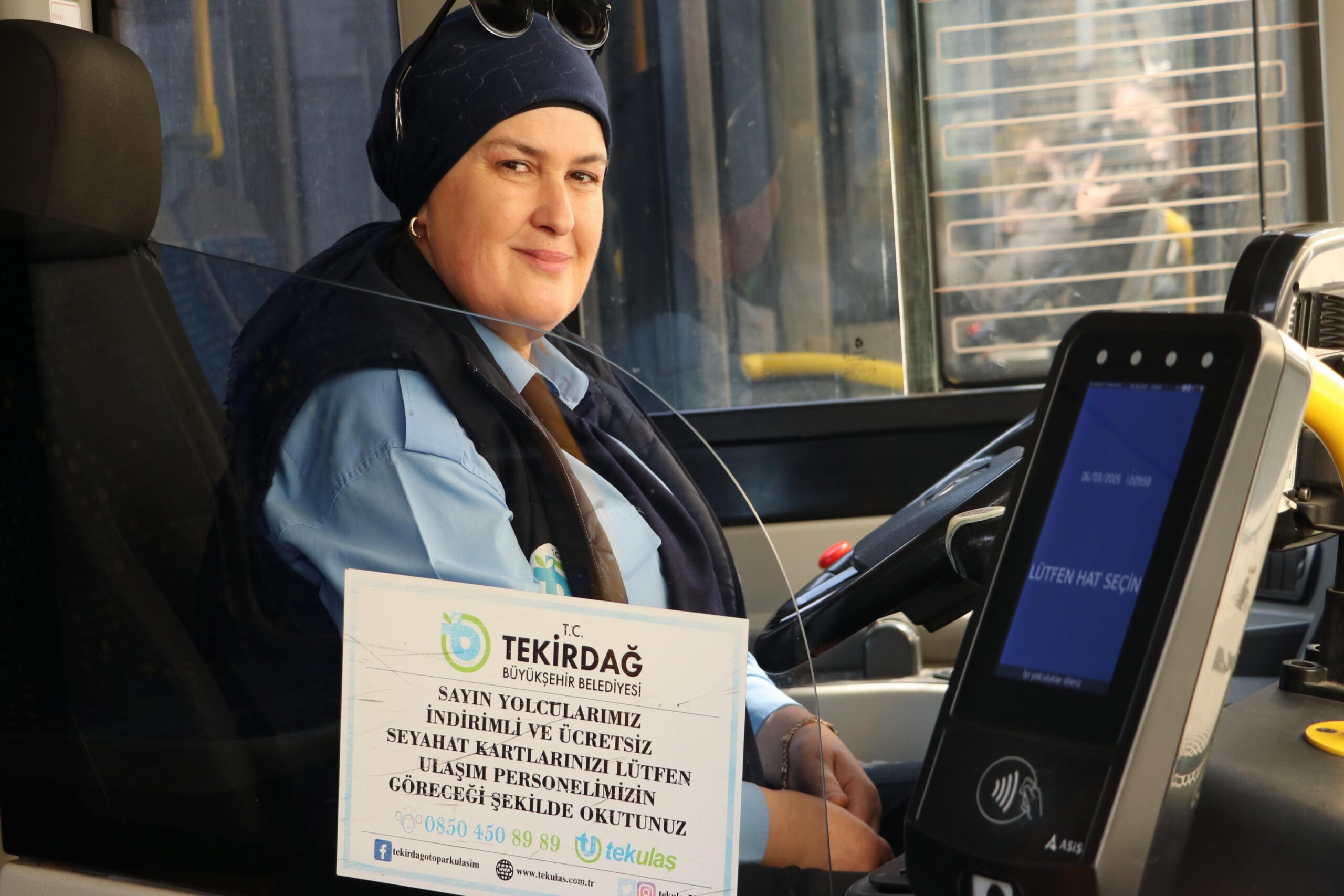 tekirdagli-kadin-otobus-soforu-yolcularini-guvenle-duraklarina-ulastiriyor-haberi-CxW4IIeA.jpg