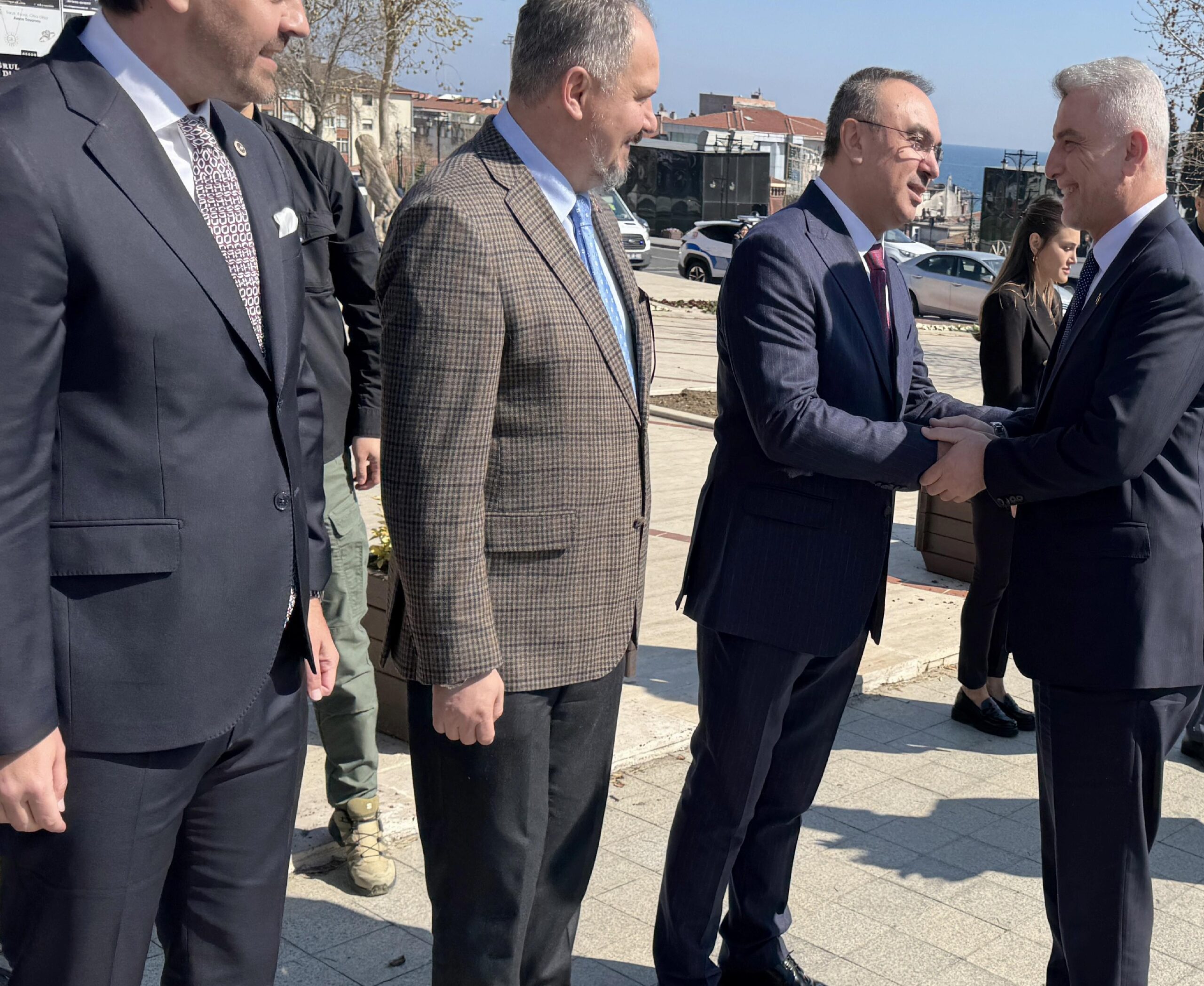 ticaret-bakani-bolat-tekirdagda-ziyaretlerde-bulundu-haberi-GVF9MY8r.jpg