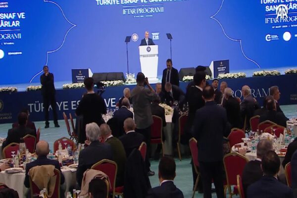 Ticaret Bakanı Bolat, Türkiye Esnaf ve Sanatkarlar İftar Programı’nda konuştu: haberi
