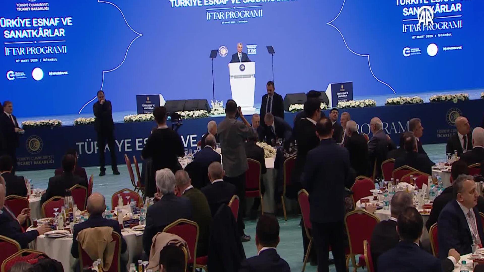 ticaret-bakani-bolat-turkiye-esnaf-ve-sanatkarlar-iftar-programinda-konustu-haberi-ABkIFxcv.jpg