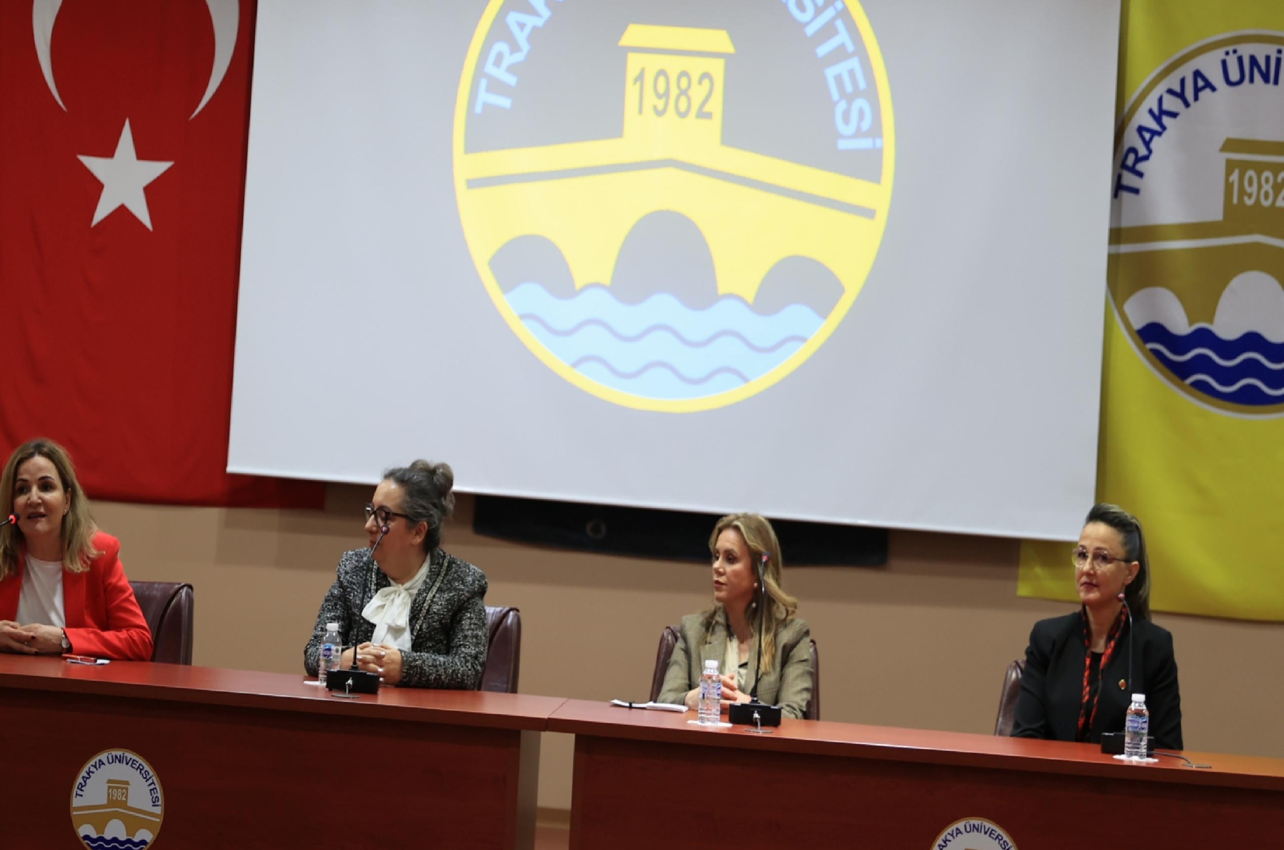 trakya-universitesinde-kadin-girisimciler-paneli-duzenlendi-haberi-e5m6sfM7.jpg
