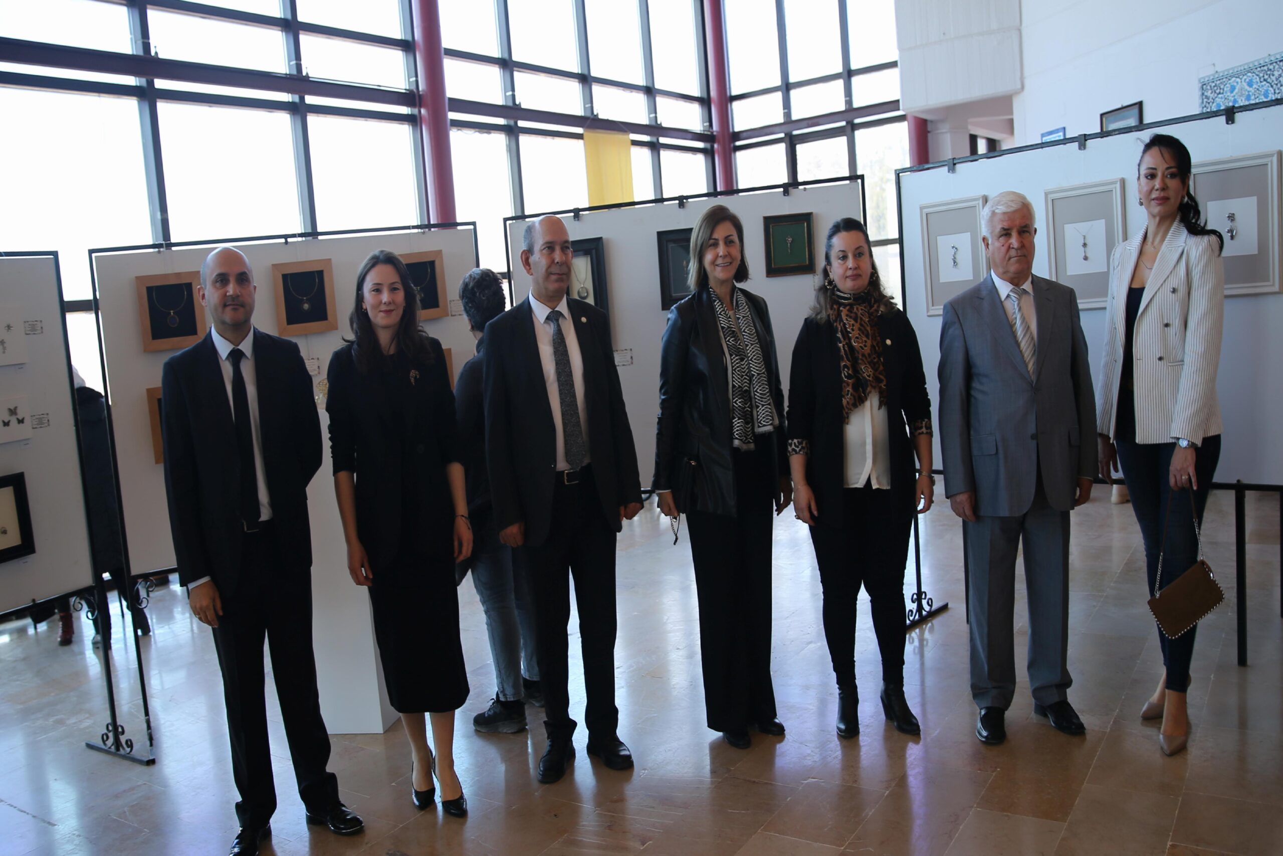 tude-8-mart-dunya-kadinlar-gunu-temali-taki-sergisi-duzenlendi-haberi-JWOwuD11.jpg