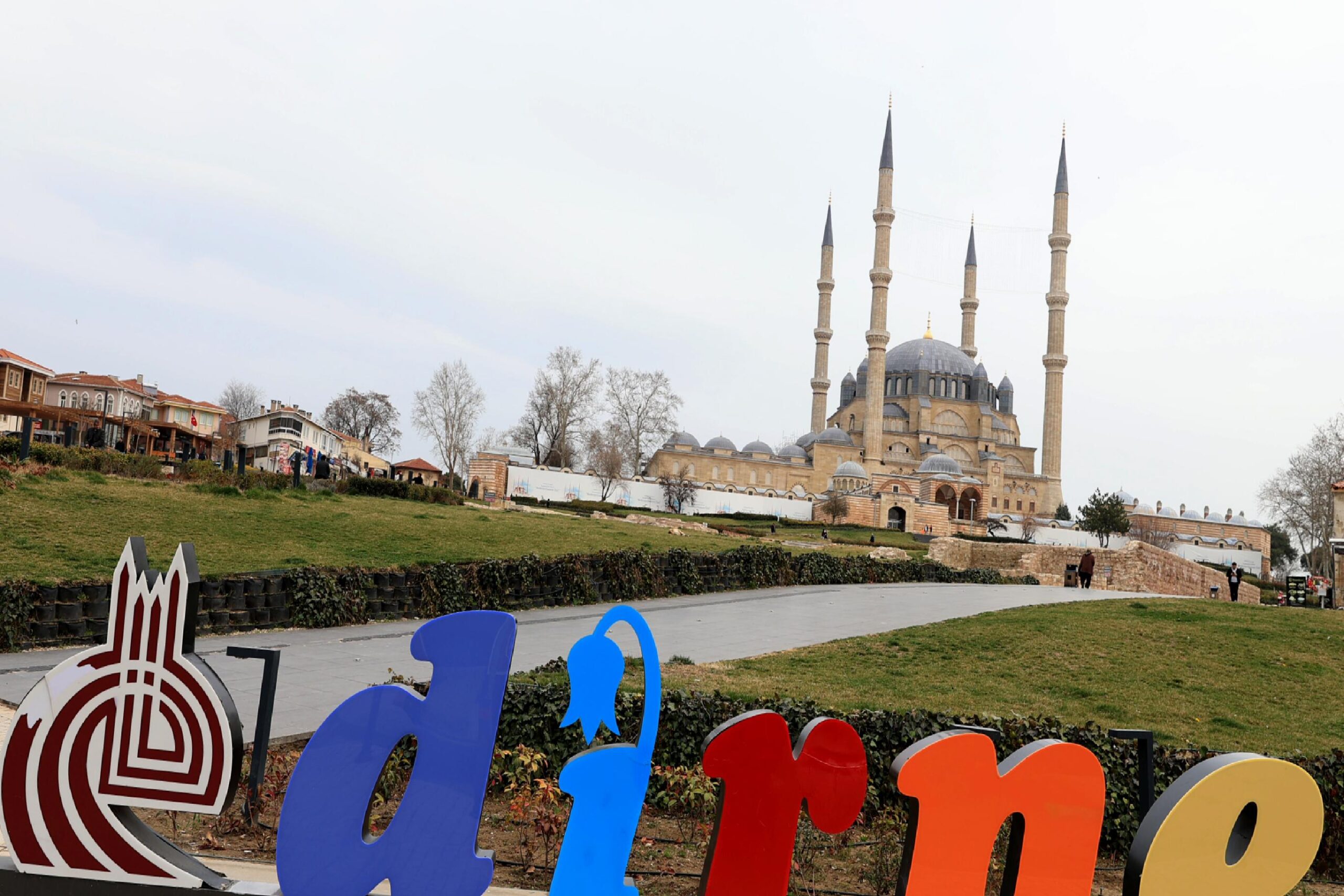 turk-islam-mimarisinin-gozbebegi-selimiye-camisi-ihtisamiyla-450-yildir-ilgi-goruyor-haberi-KA2v6q29.jpg