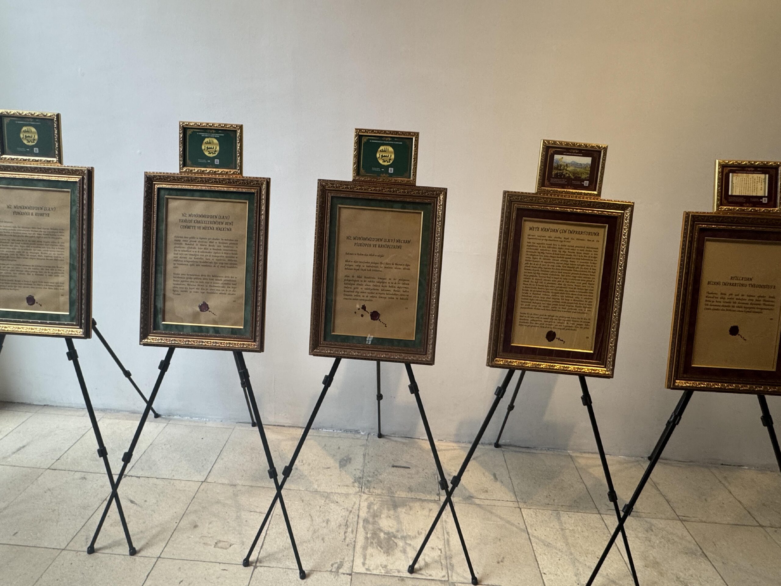 turk-islam-tarihine-yon-veren-mektuplar-sergisi-istanbulda-sanatseverlerle-bulustu-haberi-7Hrxcqxq.jpg