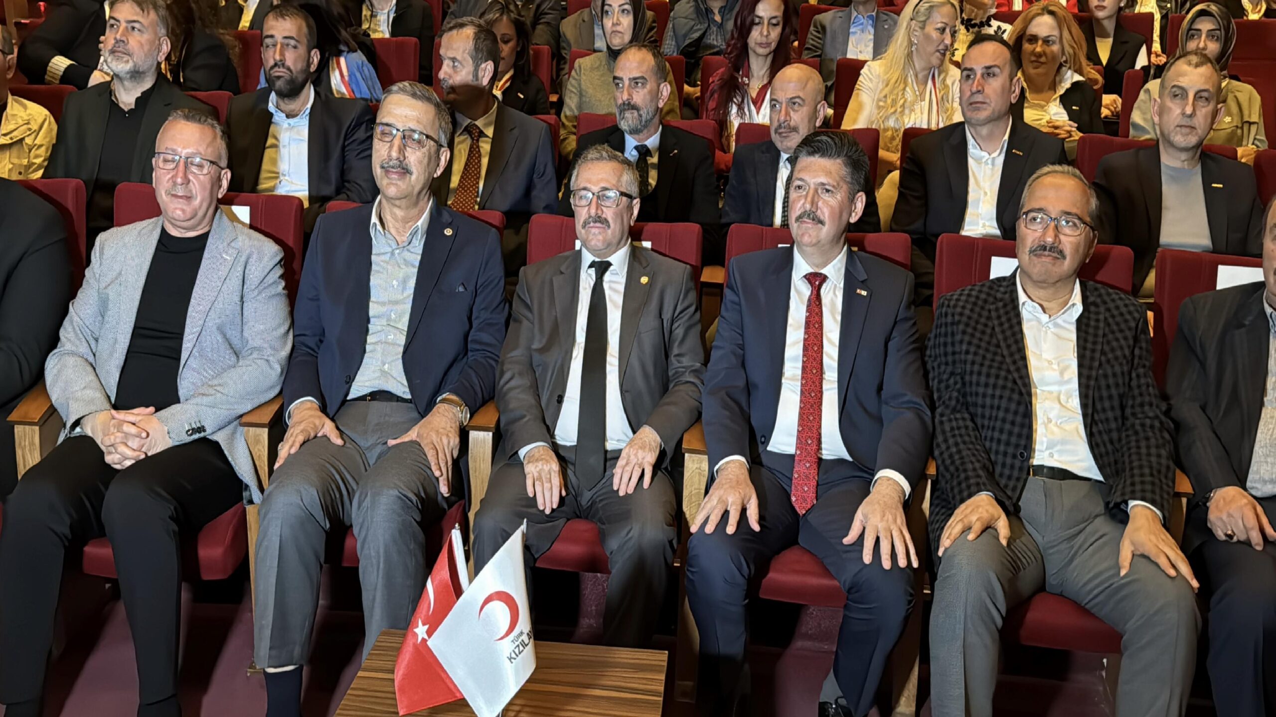 turk-kizilay-sakarya-subesi-olagan-genel-kurul-toplantisi-yapildi-haberi-RHb1gSIc.jpg