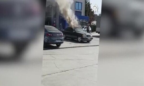Tuzla’da bir kişi muayeneden geçemeyen aracını yaktı haberi