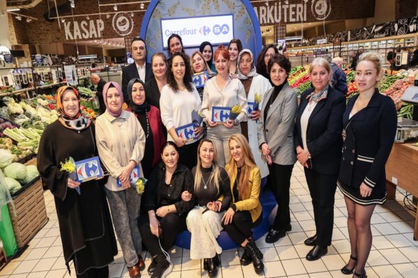 Üreten Kadınlar, CarrefourSA’da müşterilerle buluştu haberi