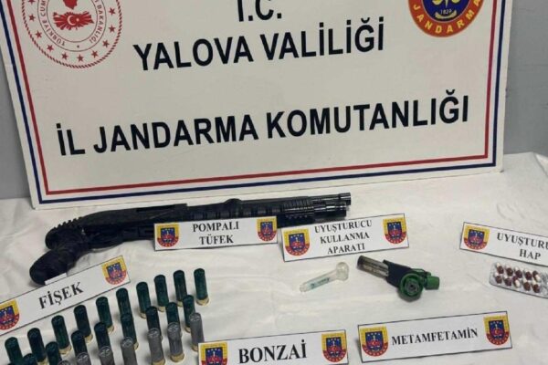 Yalova’da durdurulan otomobilde uyuşturucu ele geçirildi haberi