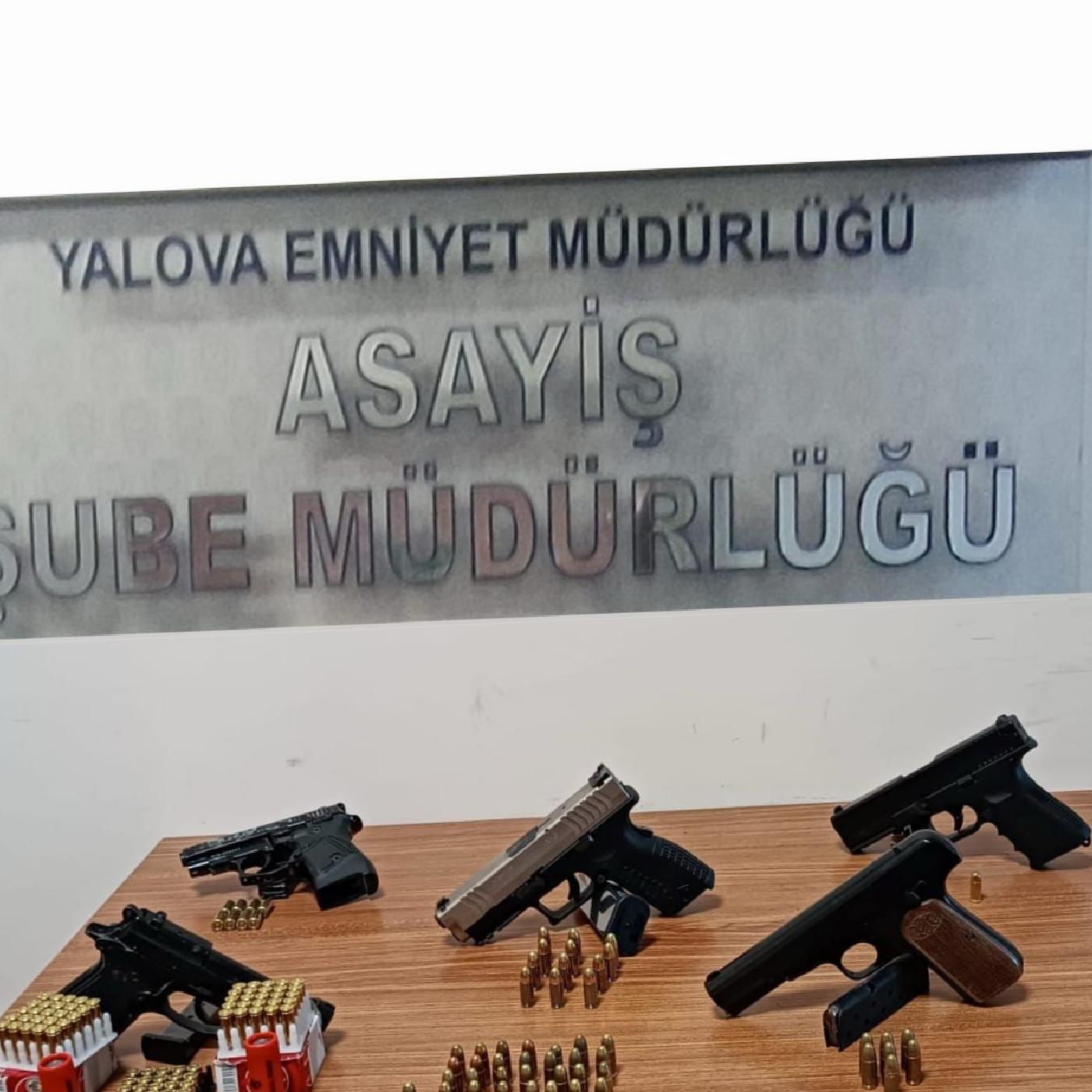 yalovada-ruhsatsiz-silah-operasyonunda-12-kisi-gozaltina-alindi-haberi-Pxi5D6OA.jpg