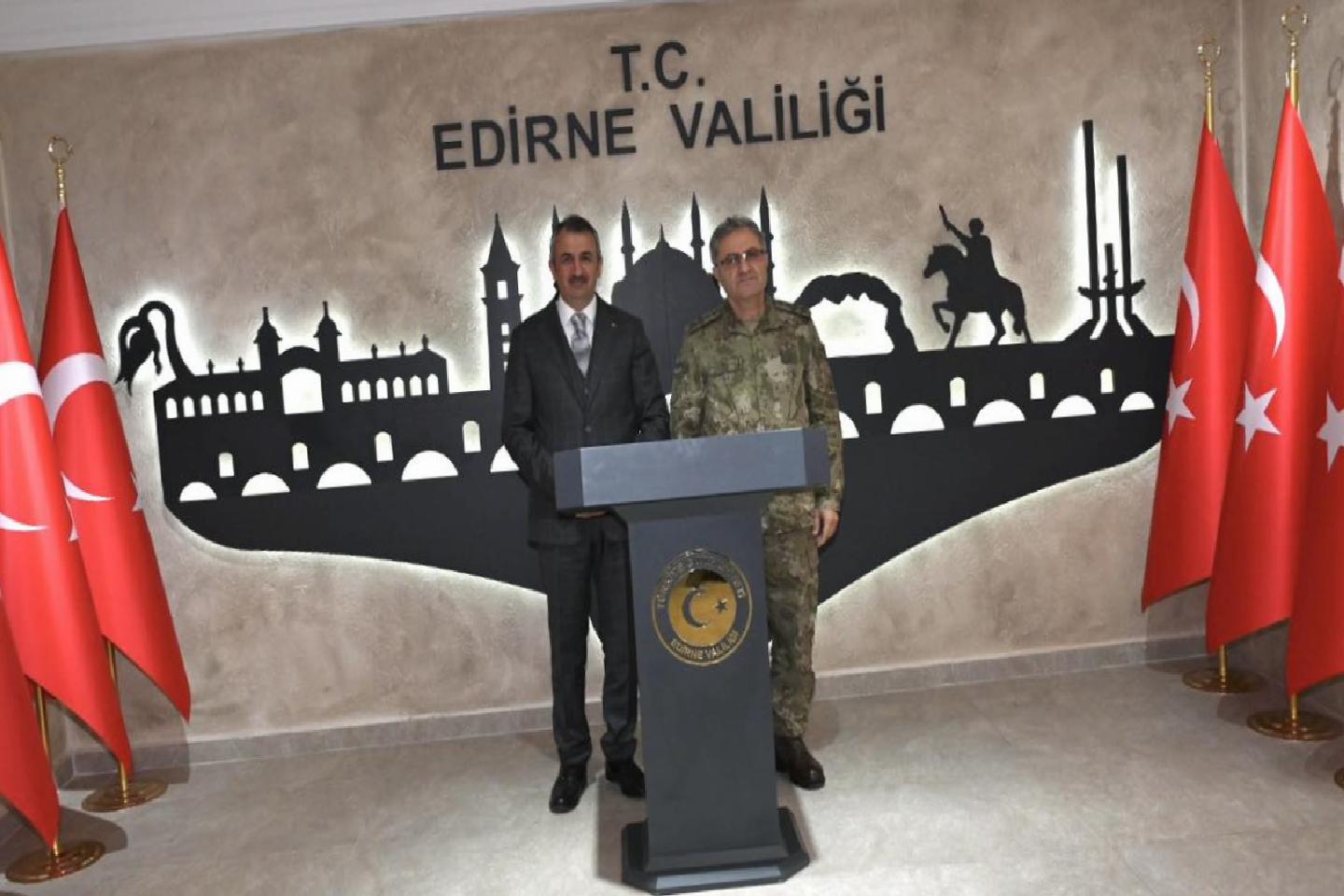1-ordu-komutani-tokel-edirne-valisi-sezeri-ziyaret-etti-haberi-gDZnaOis.jpg