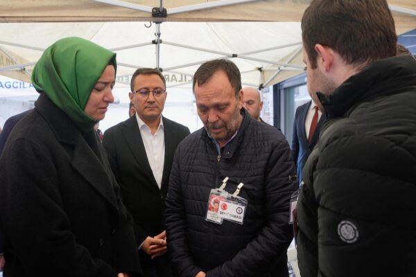 AK Parti Genel Başkan Yardımcısı Kaya, İstanbul’da şehit bekçinin ailesini ziyaret etti haberi