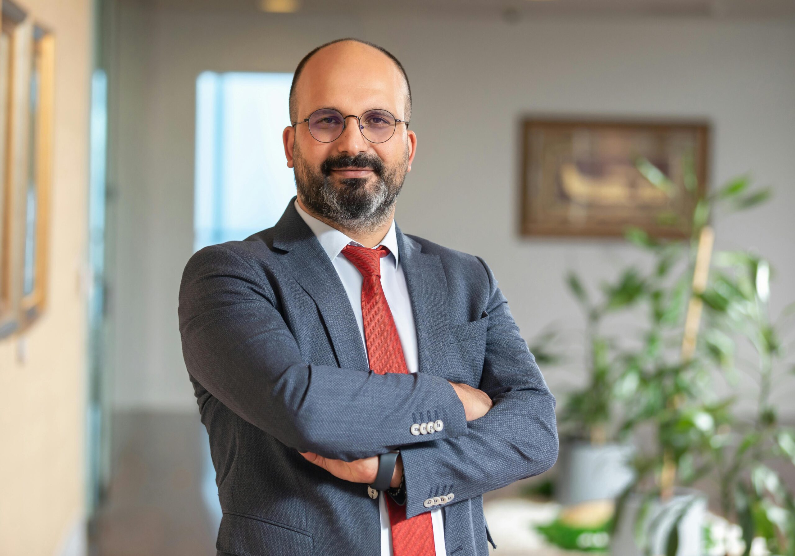albaraka-turkun-bas-taci-dunya-mirasi-sergisi-sanliurfada-ziyarete-acildi-haberi-1DlnsWap.jpg