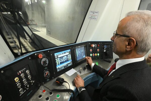 Başakşehir-Kayaşehir metro hattında 2 yılda 22 milyondan fazla yolcuya hizmet verildi haberi