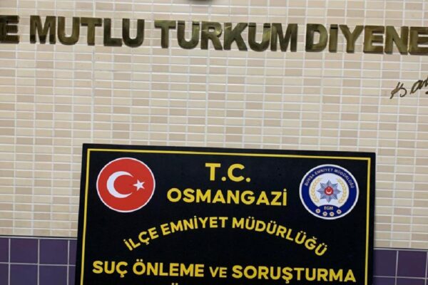 Bursa’da kaçak 47 cep telefonu ele geçirildi haberi