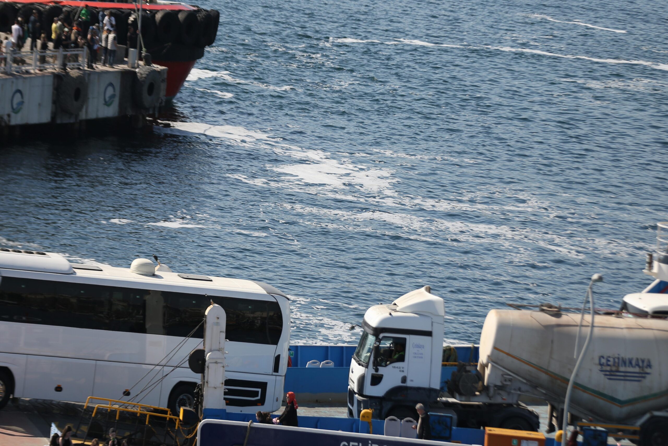 canakkale-sahillerinde-musilaj-goruldu-haberi-aGTCb1pQ.jpg