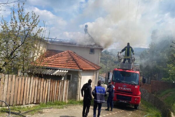Çanakkale’de evde çıkan yangın söndürüldü haberi