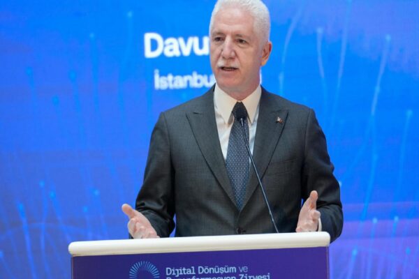 “Dijital Dönüşüm ve Dezenformasyon Zirvesi” İstanbul’da yapıldı haberi