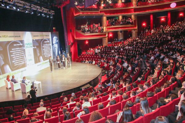 Doğa Koleji, t-MBA Zirvesi’nde öğrencileri iş dünyası temsilcileriyle bir araya getiriyor haberi