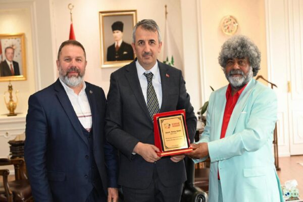 Edirne Valisi Sezer’e Dünya Romanlar Günü ziyareti haberi