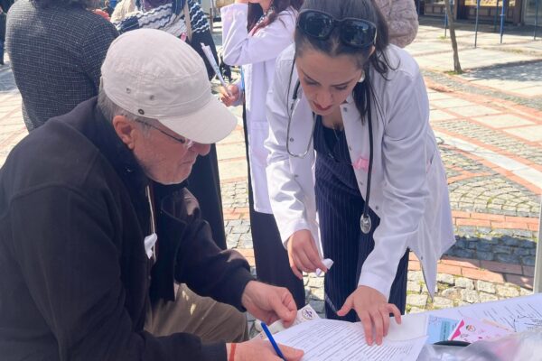 Edirne’de üniversite öğrencileri kanserde erken tanının önemine dikkat çekti haberi