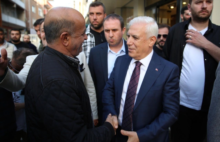 Bursa’da Emekliye Kurban Bayramı Destek Çeki Duyurusu yapan Başkan Mustafa Bozbey