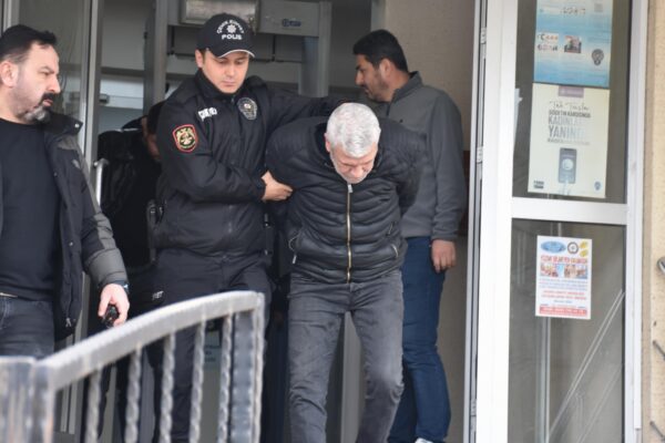 Sakarya’da komşular arasında çıkan silahlı kavgaya ilişkin 8 şüpheli tutuklandı haberi