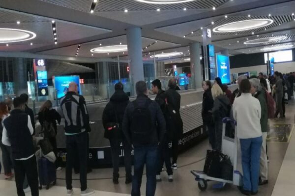 İstanbul Havalimanı’nda bayram dönüşü yolcu hareketliliği haberi