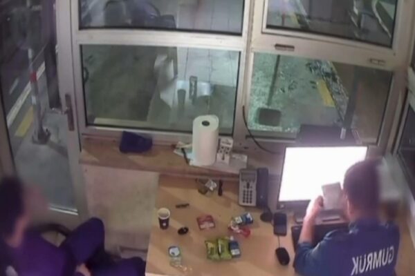 Kapıkule Sınır Kapısı’nda rüşvet operasyonunda 38 gümrük memuru gözaltına alındı haberi