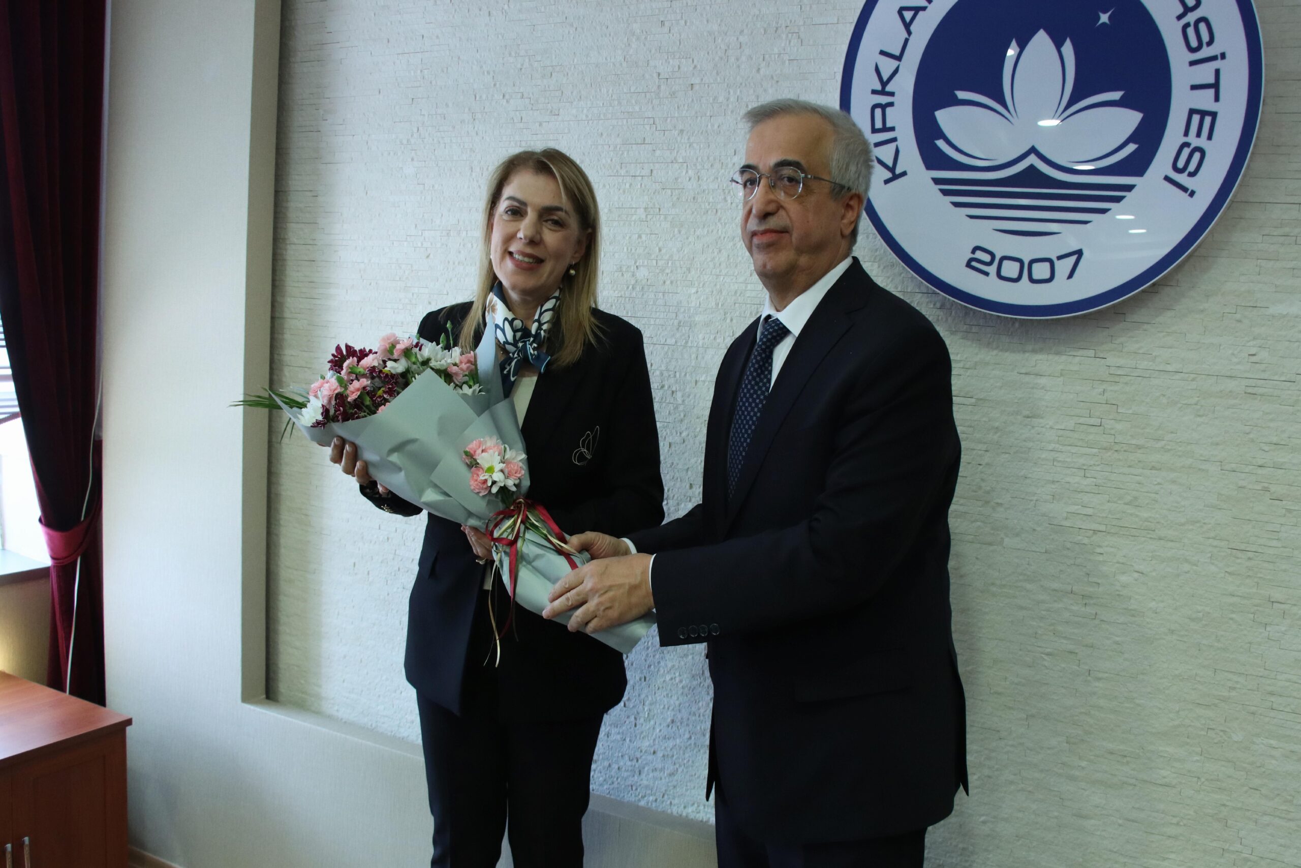 kirklareli-universitesi-rektorlugune-atanan-prof-dr-rengin-ak-gorevine-basladi-haberi-rV9iSbJx.jpg