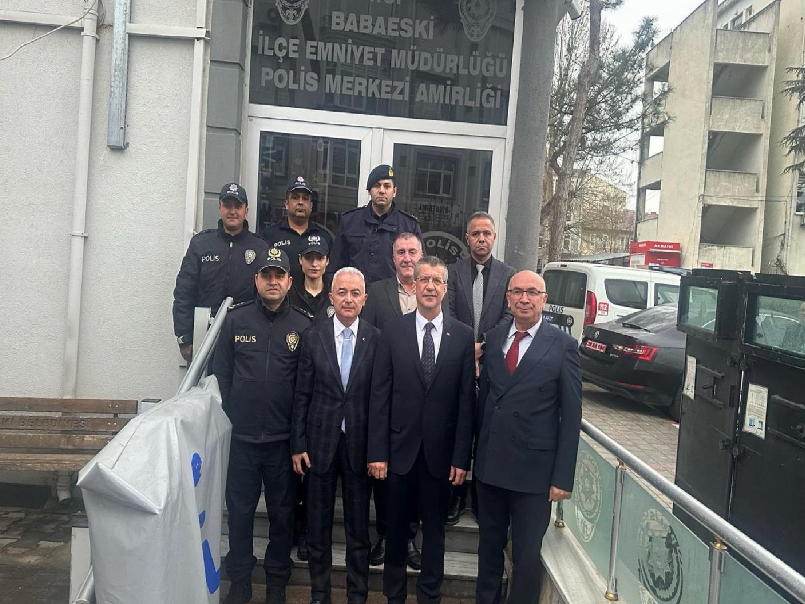 kirklareli-valisi-turan-polis-merkezini-ziyaret-etti-haberi-NbguFvWi.jpg