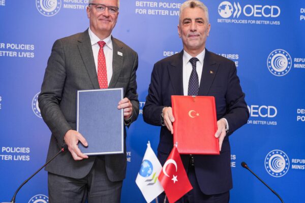 OECD’nin İstanbul’daki faaliyetlerine devam etmesi için protokol imzalandı haberi