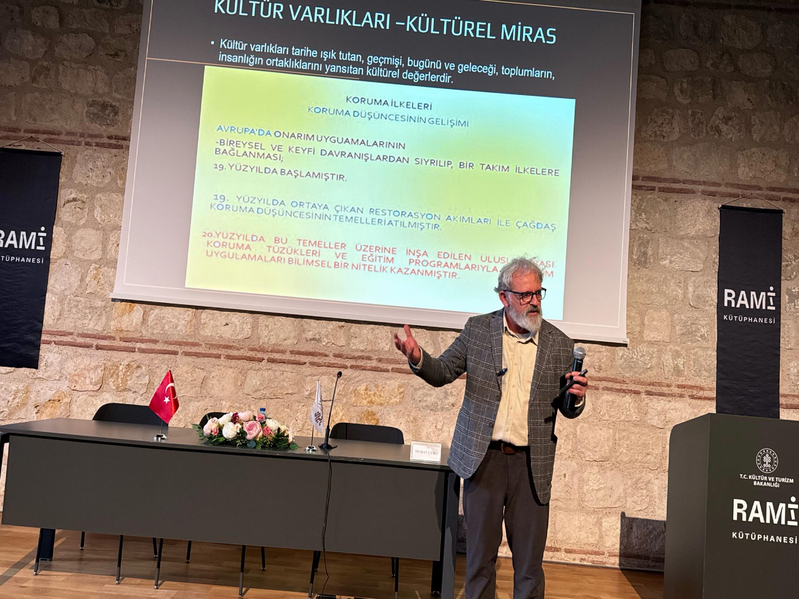 rami-kutuphanesinde-ahsap-restorasyonu-konusuldu-haberi-H63nEsxT.jpg