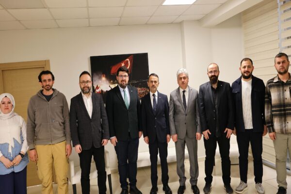 Sakarya Valisi Doğan ve Kocaeli Valisi Aktaş’tan AA Sakarya Bölge Müdürlüğüne ziyaret haberi
