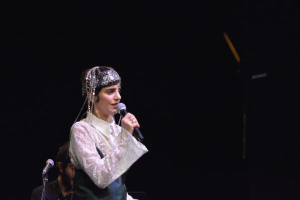 Şarkıcı Eda Baba Bursa’da konser verdi haberi