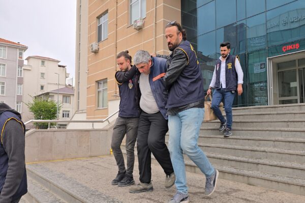 Tekirdağ’da 3 kişiyi silahla öldüren zanlı tutuklandı haberi