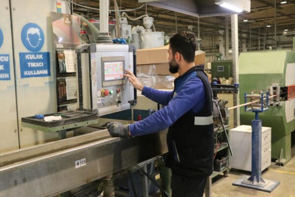 Tekirdağ’da üretilen yangına dayanıklı kablolar 52 ülkeye ihraç ediliyor haberi